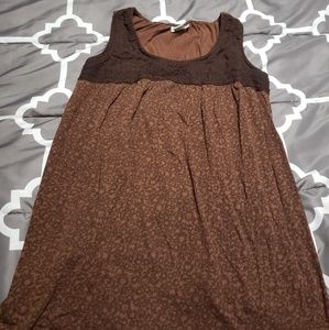 Maternity sleeveless top